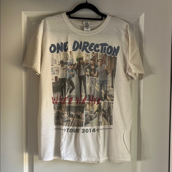 Gildan Tops - Gildan White One Direction Tour T-Shirt